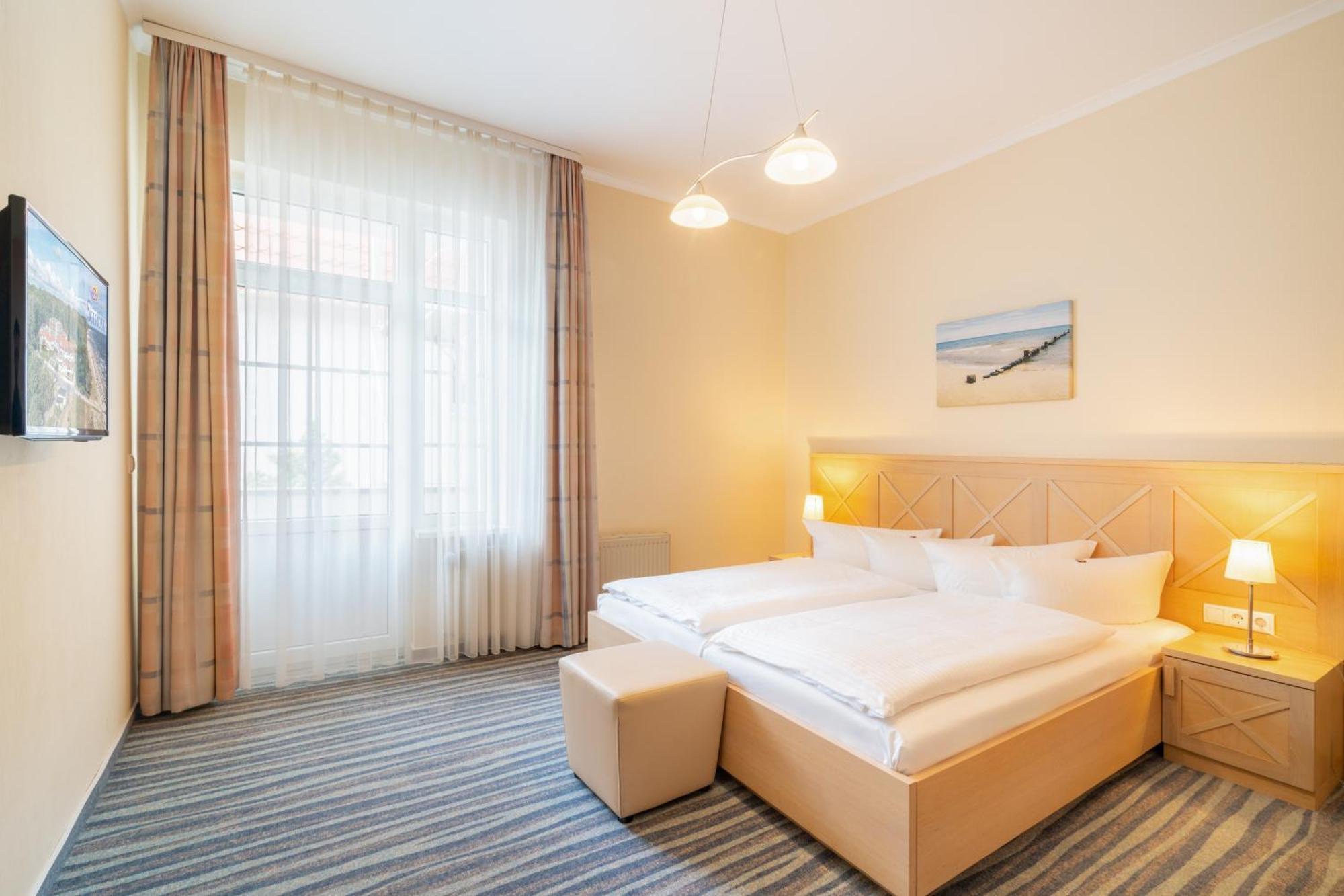 Strandhotel Seerose Kölpinsee Zewnętrze zdjęcie